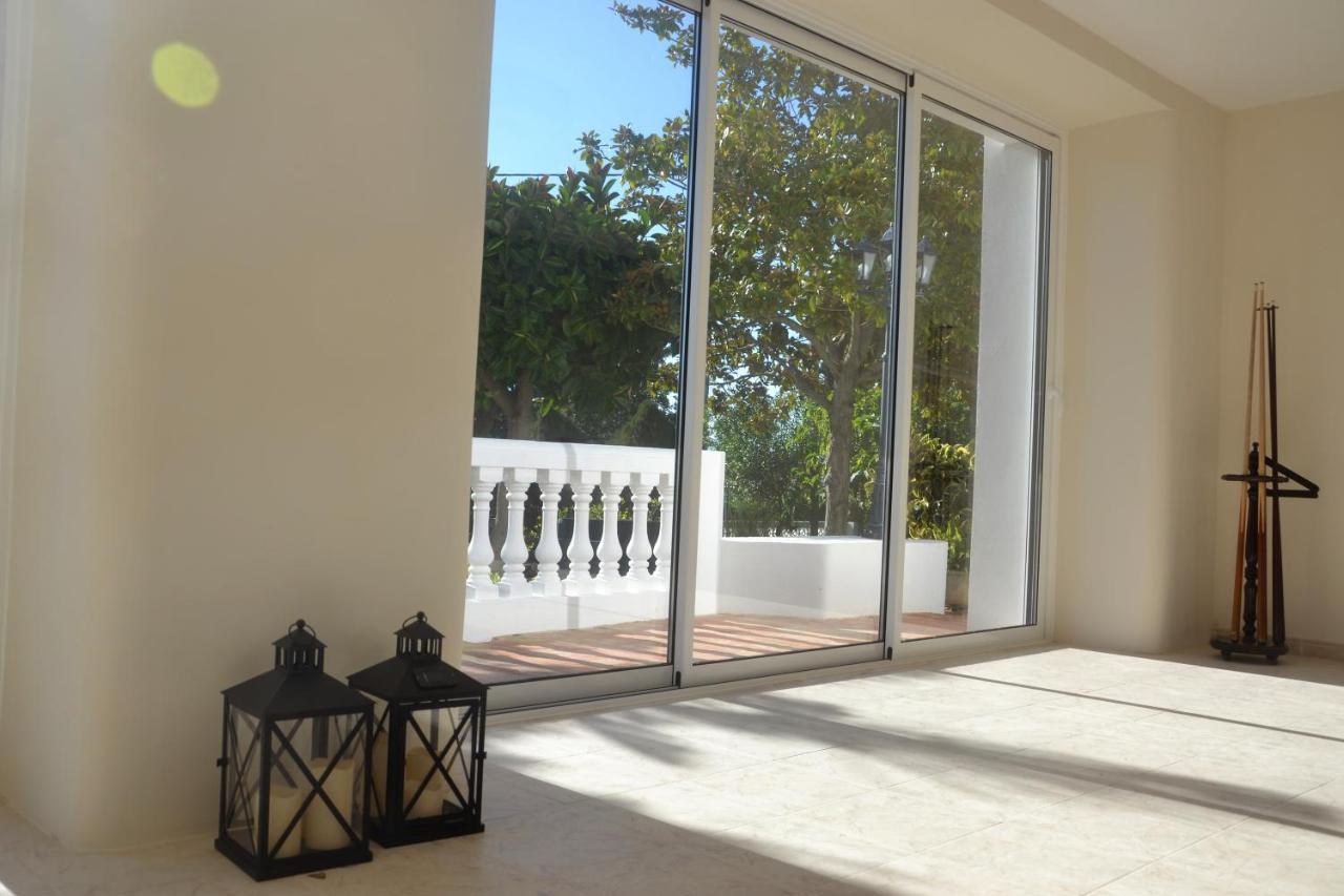 On The By Galantevasques Villa *